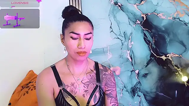 khiara moretti online show from 26, 11, 2025