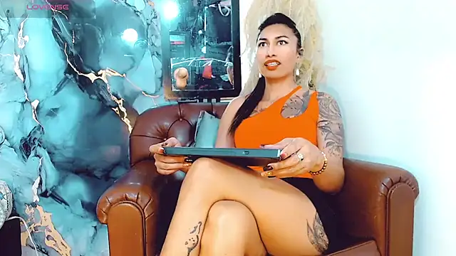 khiara moretti online show from 10, 10, 2025