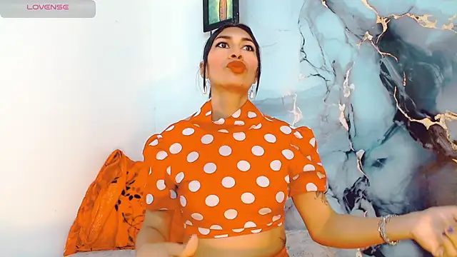 khiara moretti online show from 12, 11, 2025