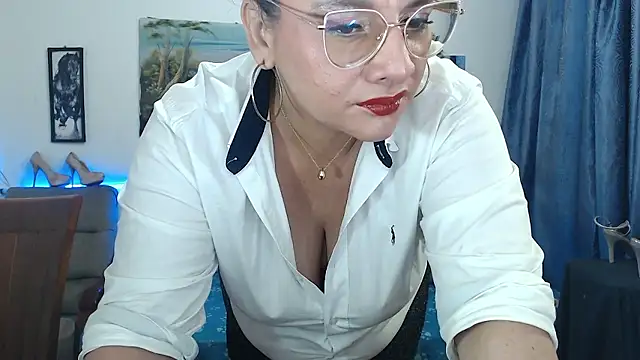 Snapshot of Aleja_Gonzales chatting on 10, 1, 2026 Aleja Gonzales online show from 10, 1, 2026