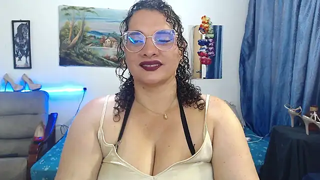Snapshot of Aleja_Gonzales chatting on 13, 1, 2026 Aleja Gonzales online show from 13, 1, 2026