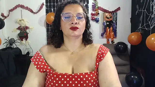 Snapshot of Aleja_Gonzales chatting on 26, 10, 2025 Aleja Gonzales online show from 26, 10, 2025