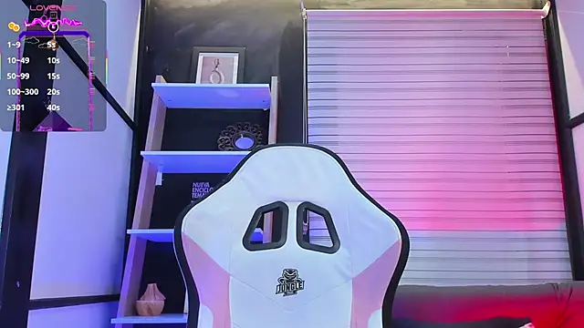 Agathaargent  online show from 25, 2, 2025