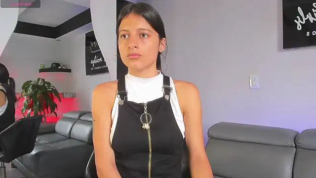 Agathaargent  online show from 2, 3, 2025