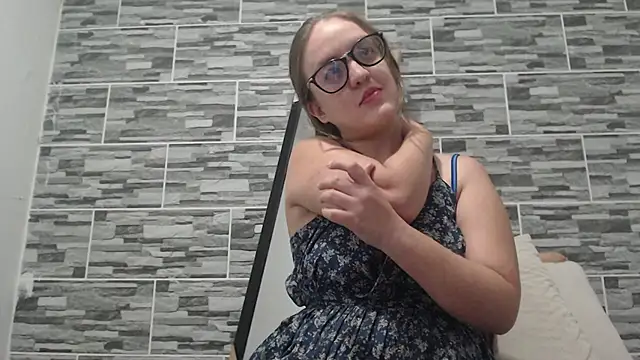 Venus Santana online show from 3, 3, 2025