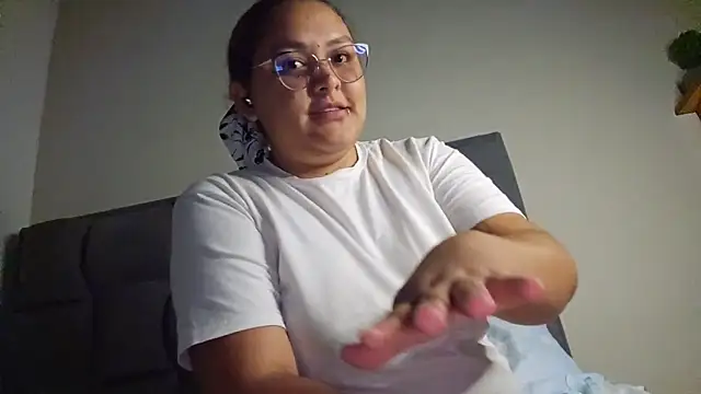 Laura77  online show from 16, 11, 2025