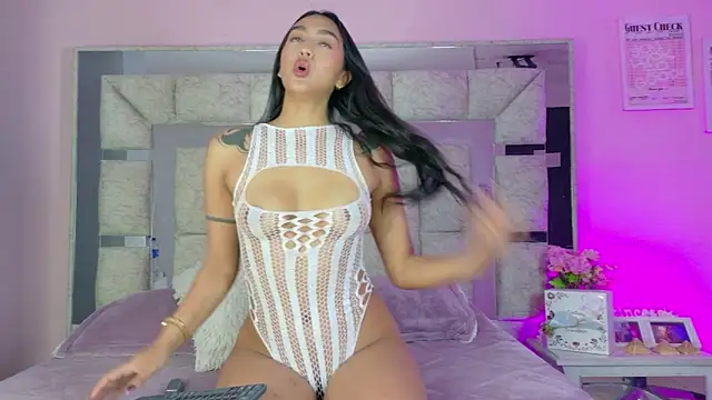Sara Greey online show from 30, 4, 2026