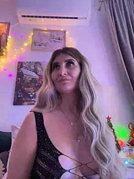 Snapshot of EvelynFrances chatting on 30, 12, 2024 EvelynFrances online show from 30, 12, 2024