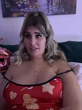 Snapshot of EvelynFrances chatting on 1, 1, 2025 EvelynFrances online show from 1, 1, 2025