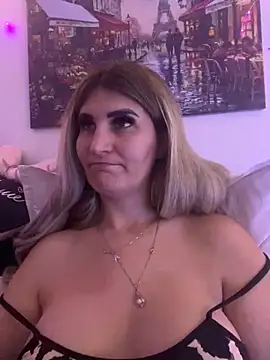 Snapshot of EvelynFrances chatting on 21, 12, 2024 EvelynFrances online show from 21, 12, 2024