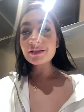 Snapshot of GabriellaFerrer chatting on 4, 3, 2025 GabriellaFerrer online show from 4, 3, 2025