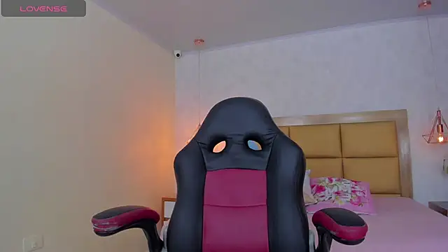 LARSONMIA online show from 11, 3, 2025