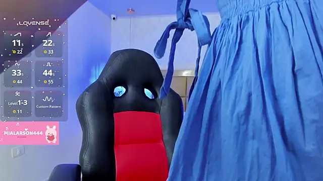 LARSONMIA online show from 3, 10, 2025