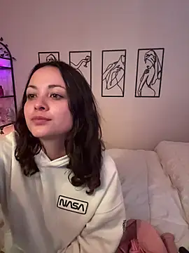 Megan Rodrigo online show from 24, 11, 2025