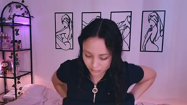 Megan Rodrigo online show from 17, 10, 2025