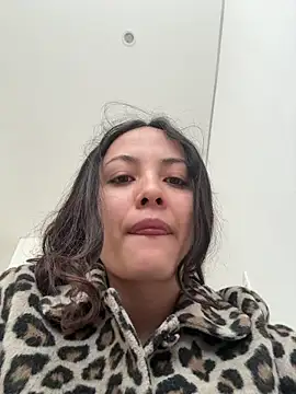 Megan Rodrigo online show from 16, 6, 2026