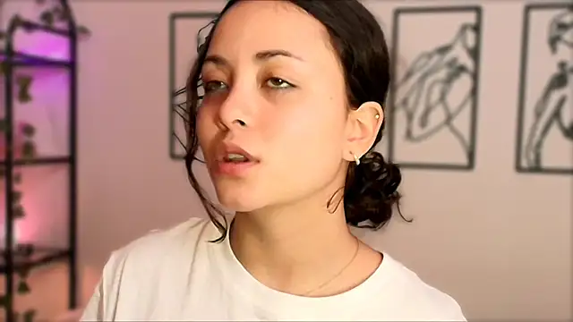 Megan Rodrigo online show from 7, 10, 2025