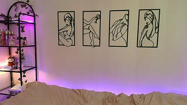 Megan Rodrigo online show from 15, 10, 2025