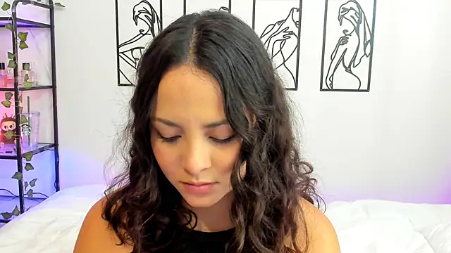 Megan Rodrigo online show from 13, 9, 2025