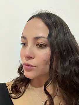 Megan Rodrigo online show from 25, 6, 2026