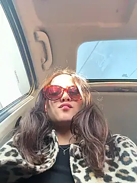 Megan Rodrigo online show from 19, 12, 2025