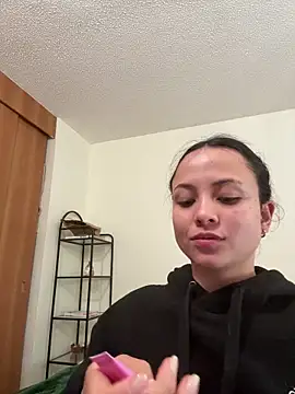 Megan Rodrigo online show from 15, 4, 2026