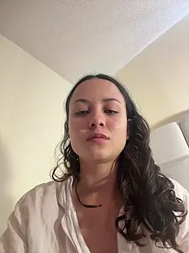 Megan Rodrigo online show from 5, 4, 2026