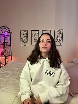 Megan Rodrigo online show from 28, 11, 2025