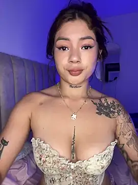 Roxanne 08 online show from 1, 3, 2025