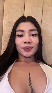 Roxanne 08 online show from 4, 4, 2026