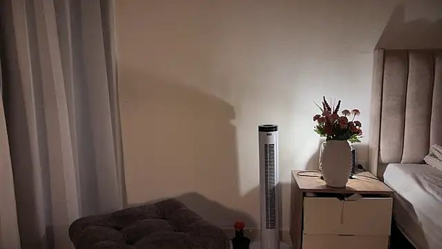 Snapshot of Roxanne_08 chatting on 11, 2, 2026 Roxanne 08 online show from 11, 2, 2026