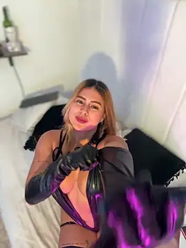 Amber Martins  online show from 18, 9, 2025