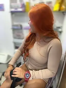 Amber Martins  online show from 5, 11, 2025