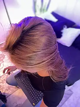 Amber Martins  online show from 18, 4, 2026