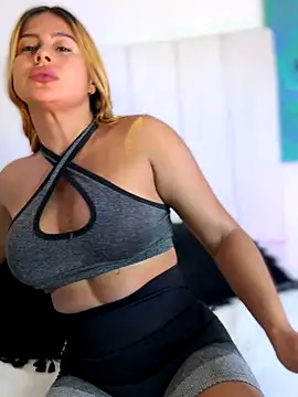 Amber Martins  online show from 4, 10, 2025