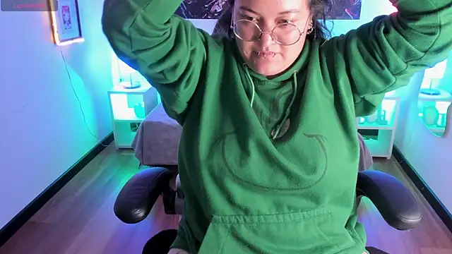 lucky-leah online show from 20, 12, 2025