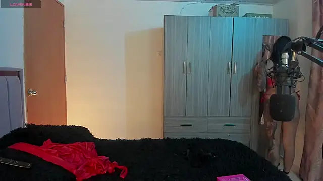 Kayla foxxy online show from 16, 9, 2025