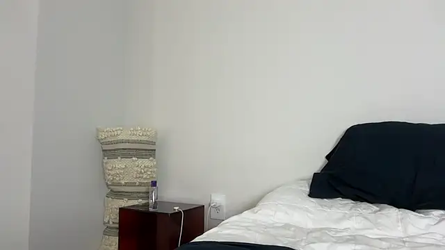 YUMIandbigWOLF online show from 17, 3, 2025