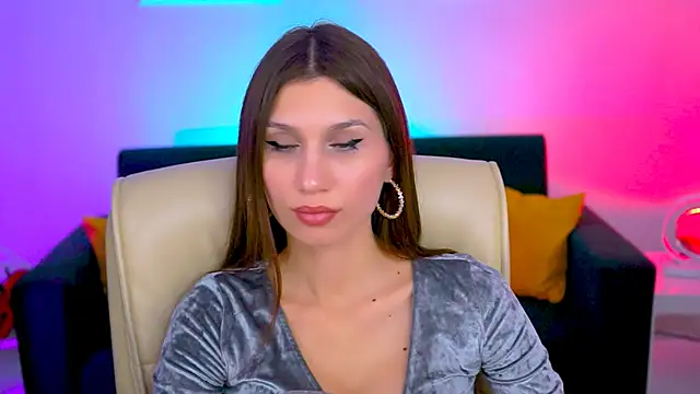 MollyPerry online show from 5, 3, 2025