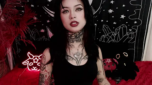 Isabella  dark online show from 14, 3, 2025