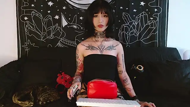 Isabella  dark online show from 5, 11, 2025