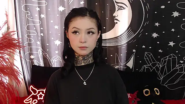 Isabella  dark online show from 19, 2, 2025