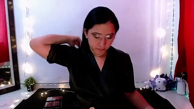 LuciaTomson online show from 12, 3, 2026