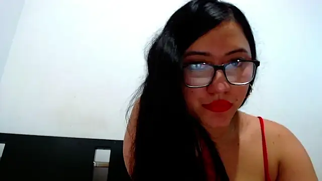 LuciaTomson online show from 9, 2, 2026