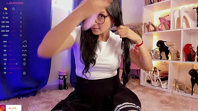 kariina  22 online show from 23, 7, 2026