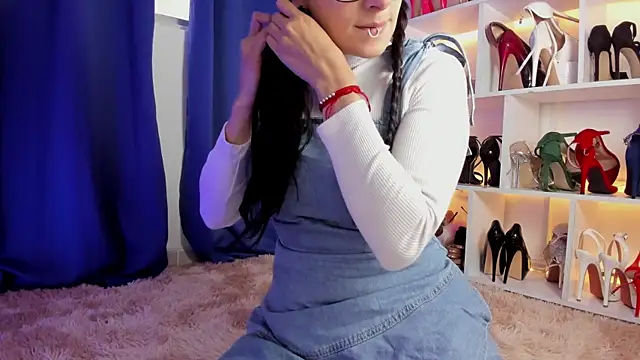 kariina  22 online show from 13, 7, 2026