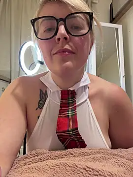 xxcurvyjessiexx online show from 24, 3, 2026