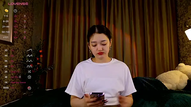 Snapshot of FreyaRaya chatting on 15, 11, 2025 FreyaRaya online show from 15, 11, 2025