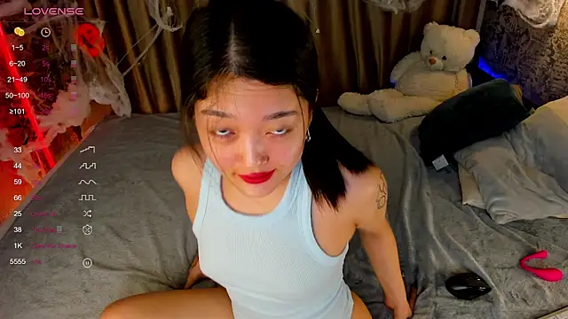 Snapshot of FreyaRaya chatting on 23, 10, 2025 FreyaRaya online show from 23, 10, 2025