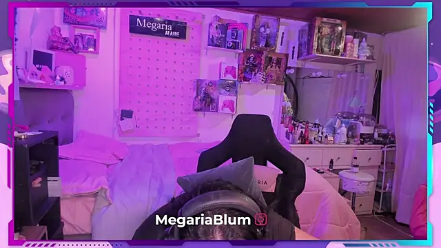 MegariaB online show from 6, 11, 2025